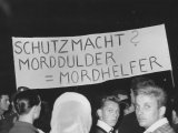 Demonstration gegen den Mord an Peter Fechter und gegen die Untätigkeit der westlichen Alliierten, 18. August 1962