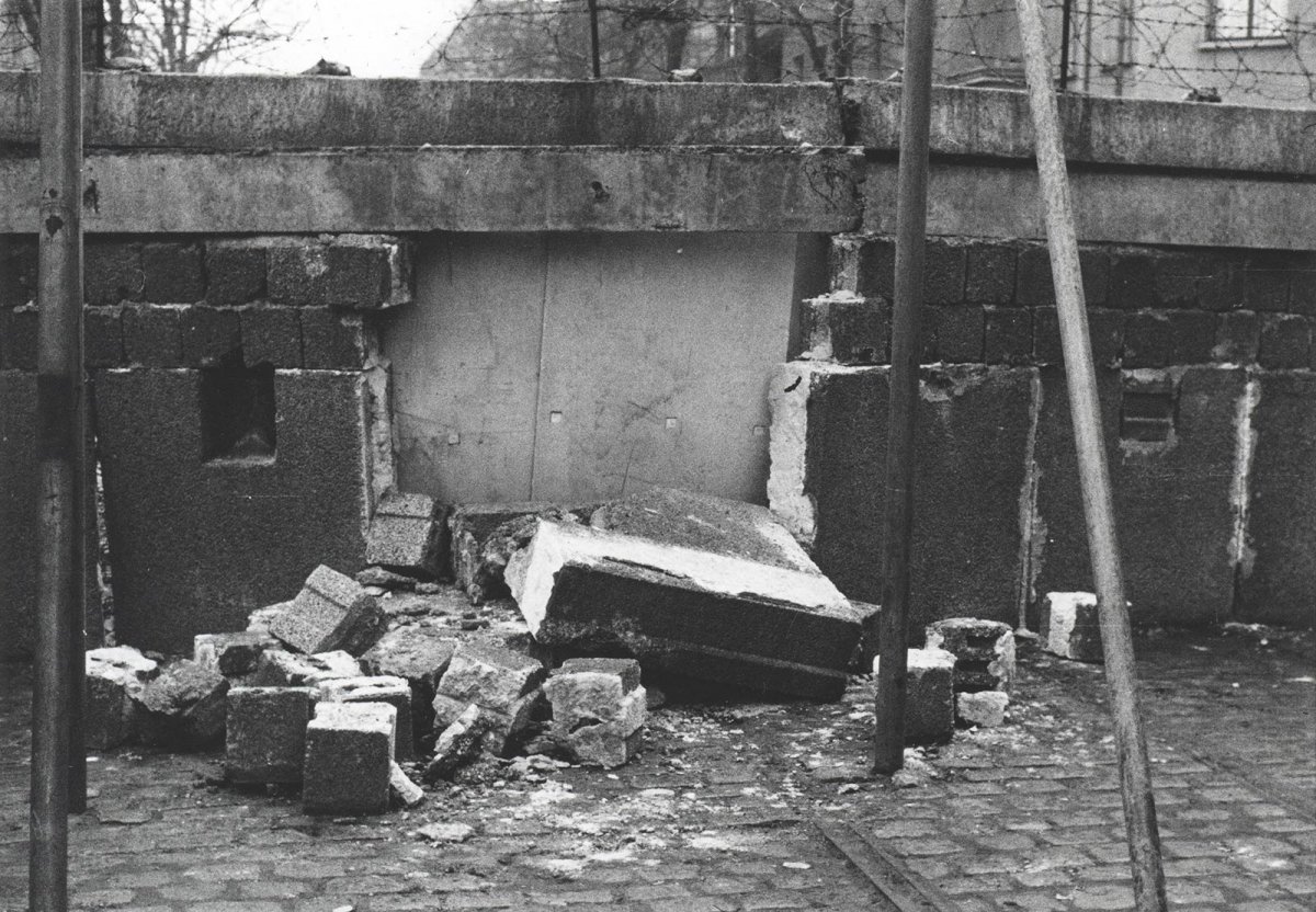 Gelungene Flucht Mit Einem Gestohlenen Panzer Von Berlin-Treptow Nach ...