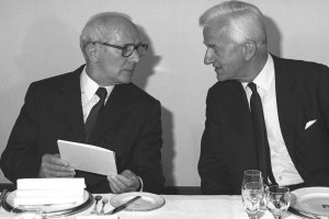 Erich Honecker visiting Richard von Weizsäcker, 1987