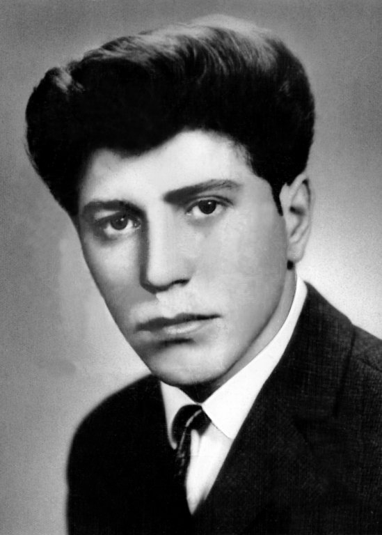 Michael Kollender: born on February 19, 1945, shot dead at the Berlin Wall on April 25, 1966 while trying to escape Michael Kollender: born on February 19, 1945, shot dead at the Berlin Wall on April 25, 1966 while trying to escape